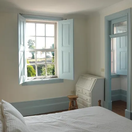 9:36 - Bed & Breakfast